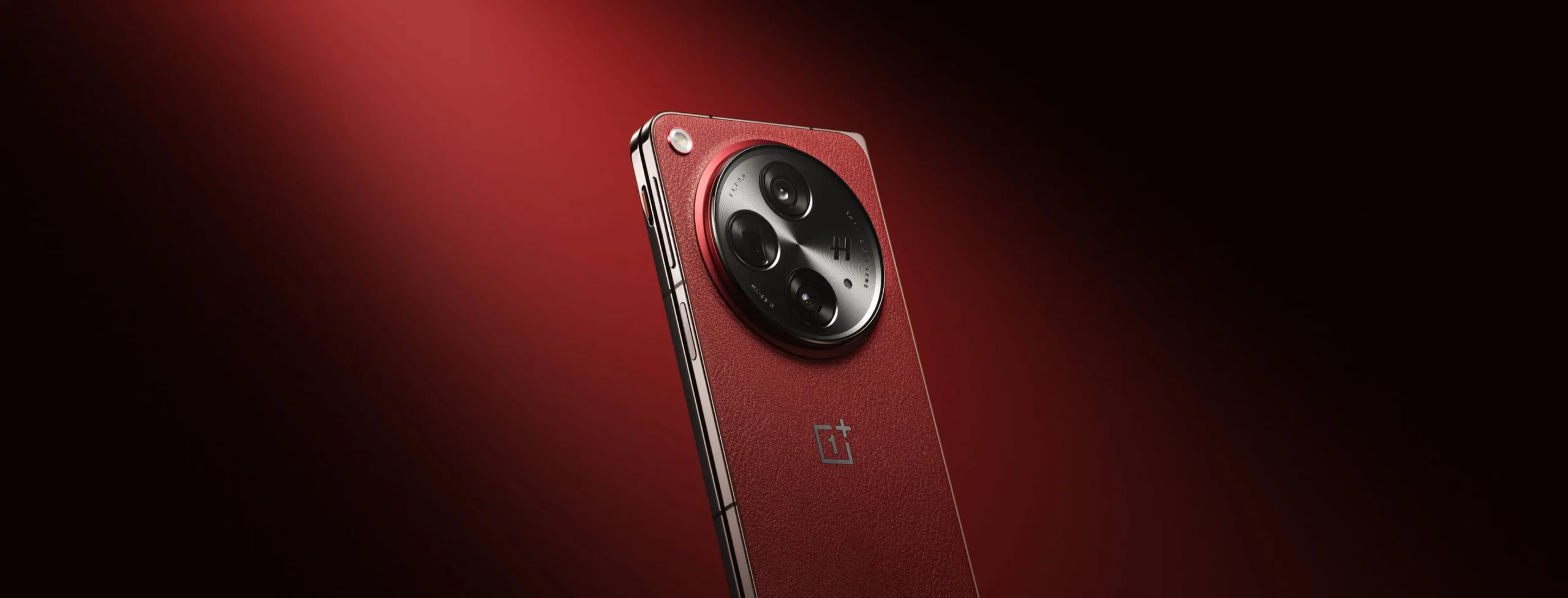 he OnePlus Open Apex Edition"Crafted to Perfection: The Elegant Design and Precision Build of the OnePlus Open Apex Edition."